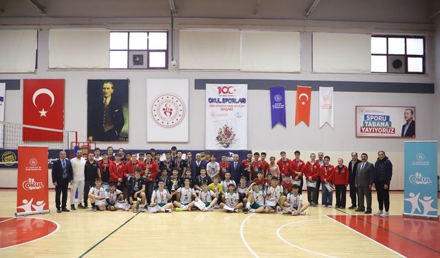 GENÇ ERKEKLER VOLEYBOL MÜSABAKALARI TAMAMLANDI