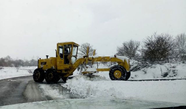 ÇAYCUMA'DA KARLA MÜCADELE SÜRÜYOR