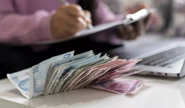 BORCU OLAN KAPIDA KALACAK!