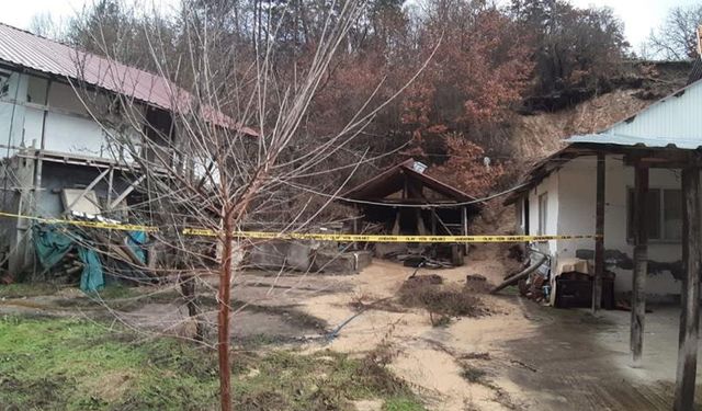 BOLU'DA HEYELAN NEDENİYLE 3 EV BOŞALTILDI