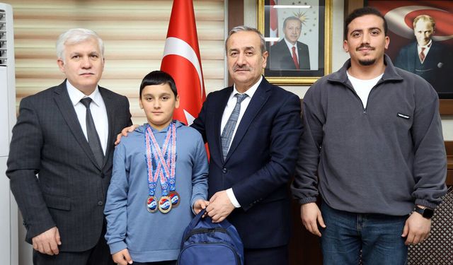 KARABÜK'ÜN GURURU MUHAMMED İL MÜDÜRÜ AKBAŞ'I ZİYARET ETTİ