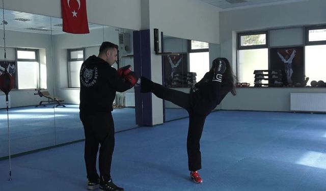 SALON KAPISINDAN KİCK BOKS'A: 5 AYDA UNİLİG KÜRSÜSÜNE ÇIKTI