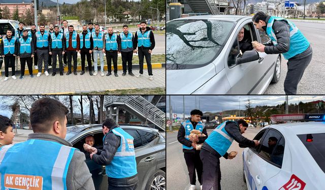 AK GENÇLERDEN "İFTARA 5 KALA" GELENEĞİ SÜRÜYOR