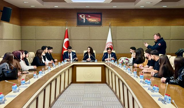 DİJİTAL ŞİDDETLE MÜCADELE KULÜBÜNDEN VEKİLLERE ZİYARET