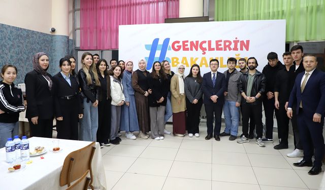 KYK GENEL MÜDÜR YARDIMCISI ÖZDEMİR HUBBİ HATUN YURDU ÖĞRENCİLERİYLE BİR ARAYA GELDİ