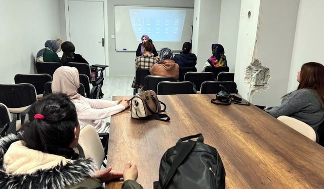 SAFRANBOLU'DA EBEVEYNLERE MAHREMİYET EĞİTİMİ VERİLDİ