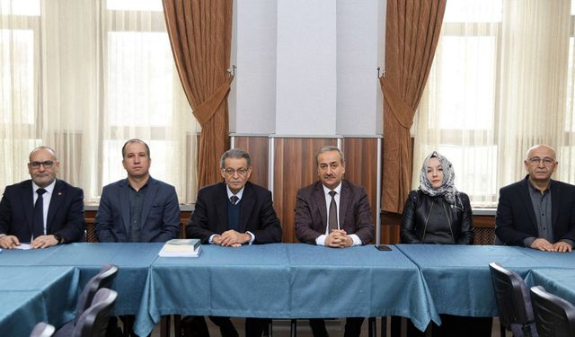 KARABÜK'TE "ANADOLU MEKTEBİ YAZAR OKUMALARI" DEĞERLENDİRME TOPLANTISI YAPILDI