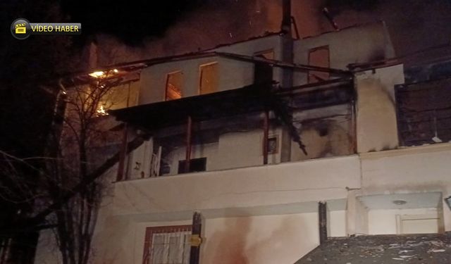SAFRANBOLU'DA YANGIN: KÖY MUHTARININ EVİ YANDI