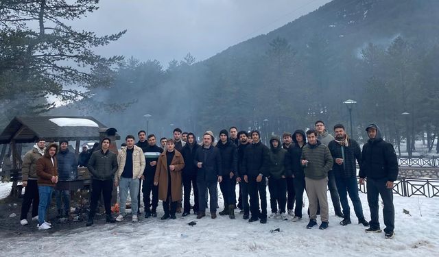 KASTAMONU'DA ÜNİVERSİTE ÖĞRENCİLERİ KARIN TADINI ÇIKARDI