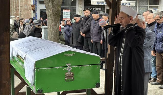 3 GÜNLÜK YAŞAM MÜCADELESİNİ KAYBEDEN ENES AYDIN TOPRAĞA VERİLDİ