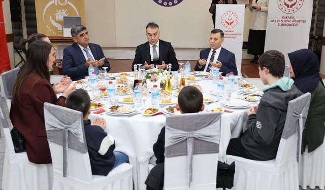 KARABÜK'TE ANLAMLI İFTAR: ÇOCUKLARLA İFTARDA BULUŞULDU