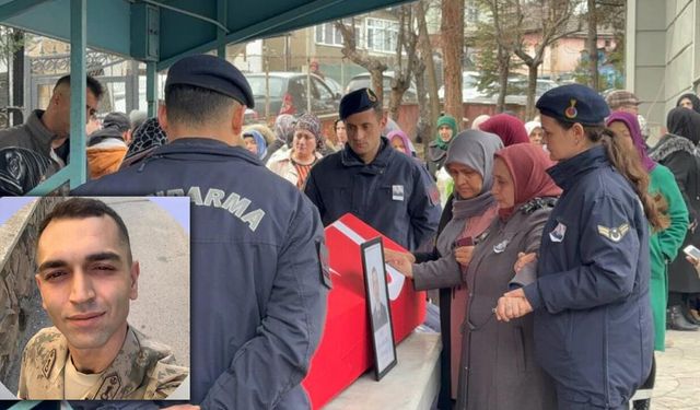GÜMÜŞHANE'DE İNTİHAR EDEN ASKER TOPRAĞA VERİLDİ