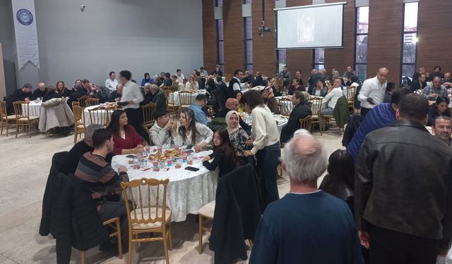 KARABÜK'TE TÜRK EĞİTİM-SEN CAMİASI İFTAR SOFRASINDA BULUŞTU