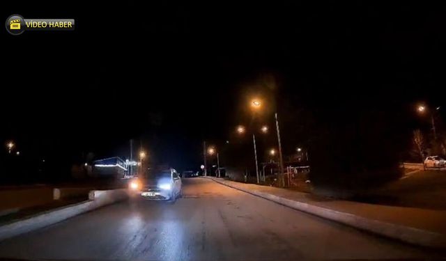 KARABÜK'TE TERS YÖNDE İLERLEYEN OTOMOBİL KAMERALARDA