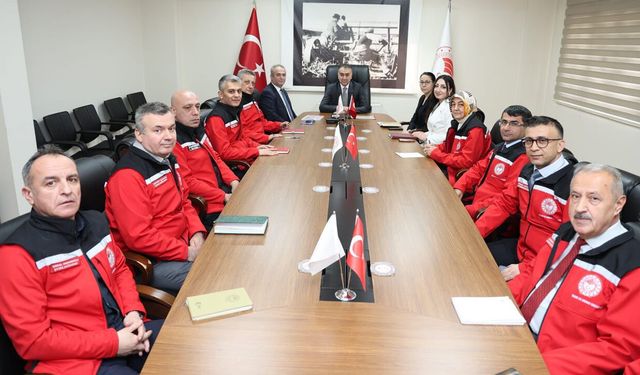 VALİ ÇAĞATAY'DAN İL TARIM VE ORMAN MÜDÜRLÜĞÜNE ZİYARET