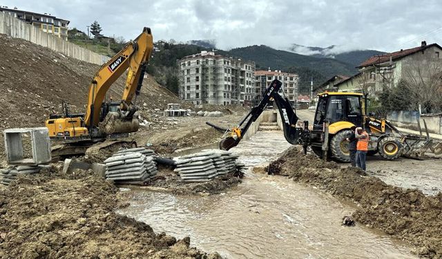 KARABÜK'TE SAĞANAK SONRASI DERELER TAŞTI