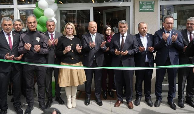 TÜRKİYE'NİN İLK EKOLOJİKMARKETİ AÇILDI