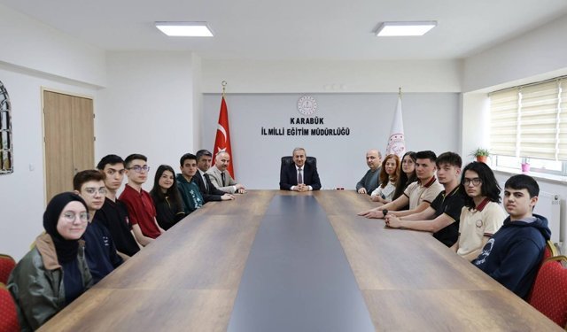 KARABÜK'TE GENÇTEK ZİRVESİ ÖNCESİ ANLAMLI BULUŞMA