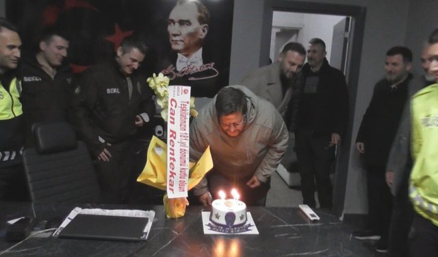 POLİSİ KARŞILARINDA GÖRÜNCE ÖNCE KAVGA ETTİLER SONRA PASTA KESTİLER