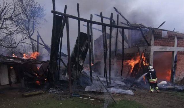 KASTAMONU'DA SAMANLIK ALEV ALEV YANDI