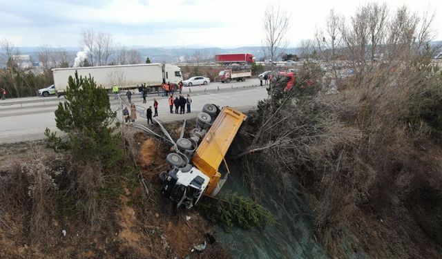 DİREKSİYON BAŞINDA FENALAŞINCA ŞARAMPOLE DEVRİLDİ