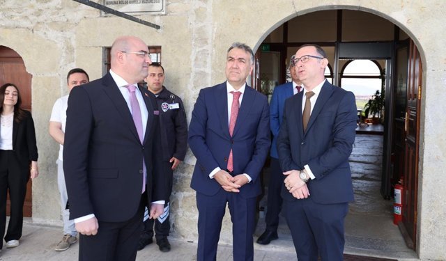 VALİ ÇAĞATAY'DAN KÜLTÜR VARLIKLARINI KORUMA BÖLGE MÜDÜRLÜĞÜ'NE ZİYARET
