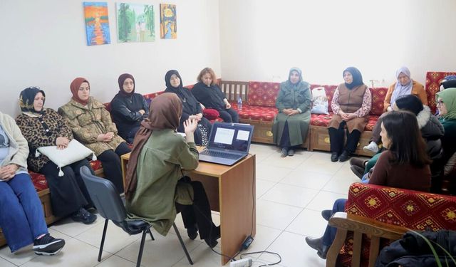 YENİCE ADEM'DE ÇOCUK İSTİSMARI VE GÜVENLİ MEDYA KULLANMA EĞİTİMİ VERİLDİ