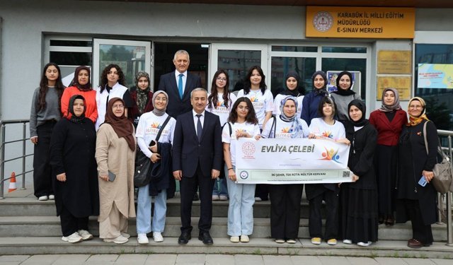 ÖĞRENCİLERDEN İL MİLLİ EĞİTİM MÜDÜRÜ AKBAŞ'A ZİYARET