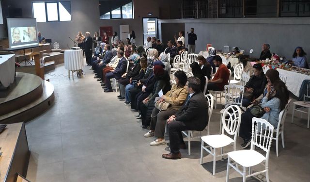 KARABÜK’TE “DİJİTAL DÜNYADA GÜÇLÜ BAĞLAR” PANELİNE YOĞUN İLGİ