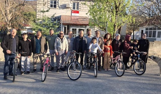 OVADER'DEN 50 ÖĞRENCİYE BİSİKLET