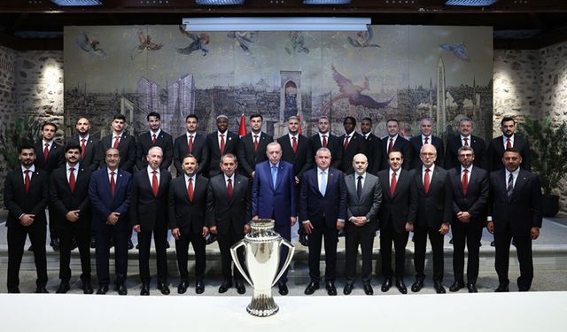 CUMHURBAŞKANI ERDOĞAN ŞAMPİYON GALATASARAY'I KABUL ETTİ