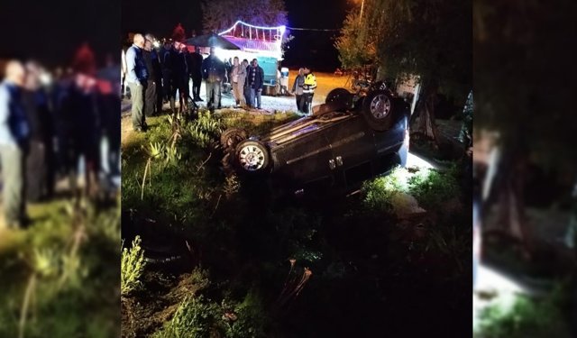 KÖPEĞE ÇARPIP KANALA UÇTU: 2 YARALI