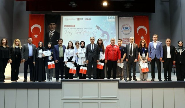 KARABÜK'TE LİSELİLERDEN "MİLLİ TEKNOLOJİ HAMLESİ" PANELİ