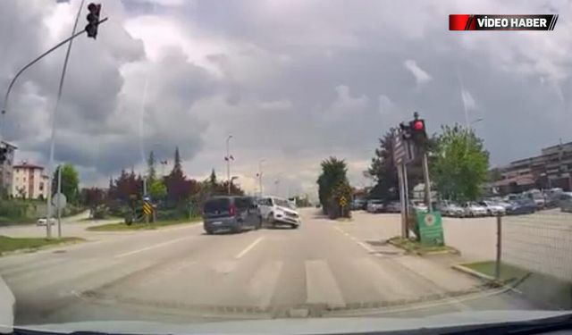 SAFRANBOLU'DA KIRMIZI IŞIK İHLALİ KAZAYA SEBEP OLDU