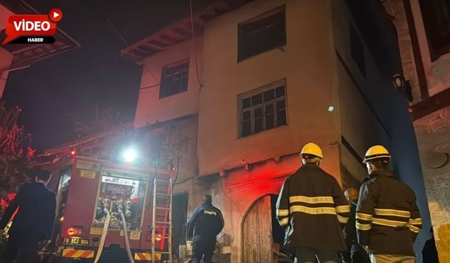 SAFRANBOLU'DA YANGIN: İTFAİYE ERİ YARALANDI