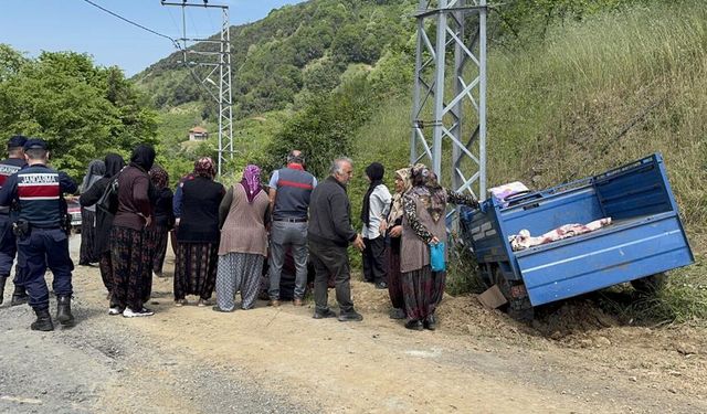 KONTROLDEN ÇIKAN TARIM ARACI DEVRİLDİ: 5 YARALI