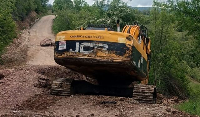 ESKİPAZAR'DA HEYELANDA ÇÖKEN YOL ÇALIŞMALARI BAŞLADI