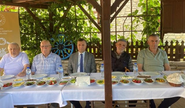 ŞEHİT BABALARI VE GAZİ DERNEKLERİ KAHVALTIDA BULUŞTU