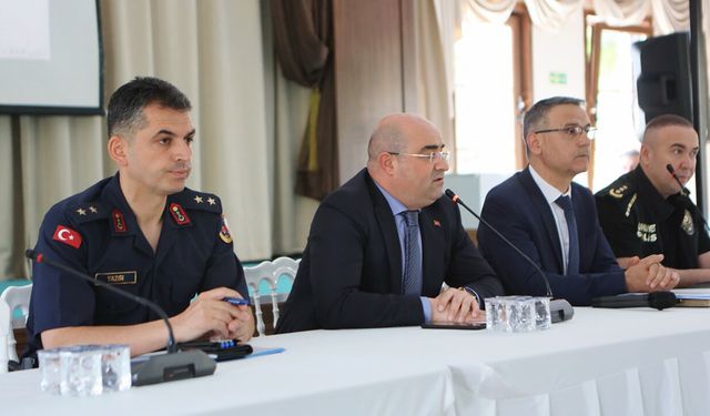 SAFRANBOLU'DA OKULLARDA GÜVENLİK TEDBİRLERİ GÖRÜŞÜLDÜ