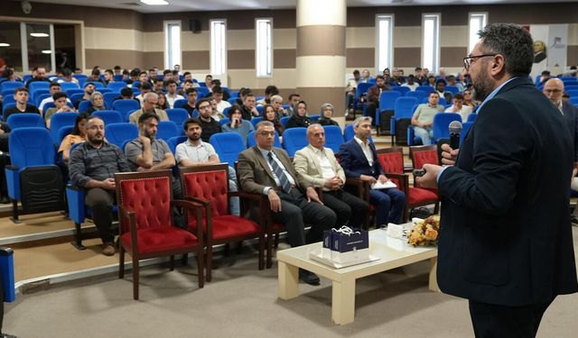 KBÜ'DE GELECEĞİN FABRİKALARI KONUŞULDU