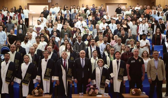 KAYMAKAM BASKIN TURİZM FAKÜLTESİ MEZUNİYETİNE KATILDI