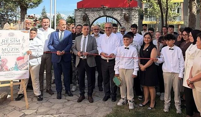 KORUMA ALTINDAKİ ÇOCUKLARIN YIL SONU SERGİSİNE BÜYÜK İLGİ