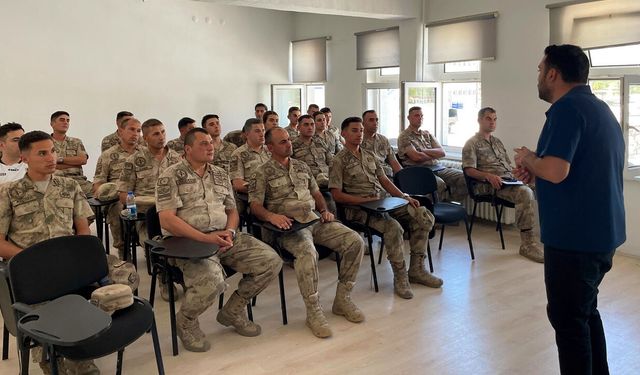 KARABÜK'TE TAMP KAPSAMINDA PSİKOLOJİK İLK YARDIM EĞİTİMLERİ SÜRÜYOR
