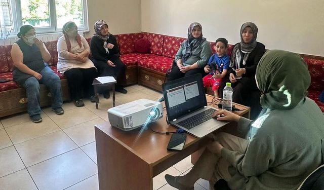 YENİCE ADEM'DE BİLİNÇLİ MEDYA KULLANIMI EĞİTİMİ VERİLDİ