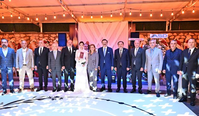 ALTUNTEPE ÇİFTİN'DEN DÜĞÜN DAVETLİLERİNE ANLAMLI TEŞEKKÜR