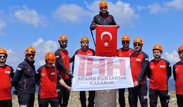 KARABÜK İHH'DEN 15 TEMMUZ ANISINA ZİRVE YÜRÜYÜŞÜ