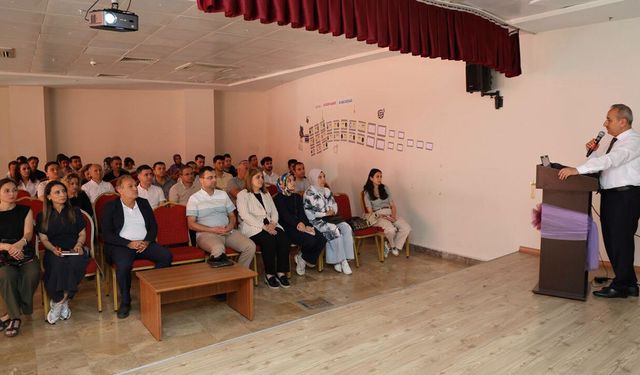 KARABÜK’TE YENİ EĞİTİM YÖNETİCİLERİ İÇİN İLK DERS