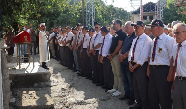 KIBRIS GAZİSİ CEMAL BİÇER SON YOLCULUĞUNA UĞURLANDI