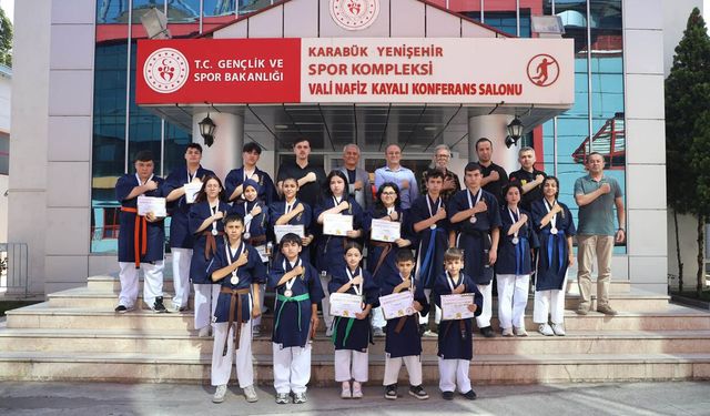 SAYOKAN TÜRKİYE ŞAMPİYONLARINDAN İL MÜDÜRÜMÜZ COŞKUN GÜVEN’E ZİYARET