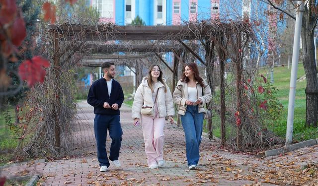 ÜNİVERSİTE ADAYLARININ YENİ ROTASI KARABÜK